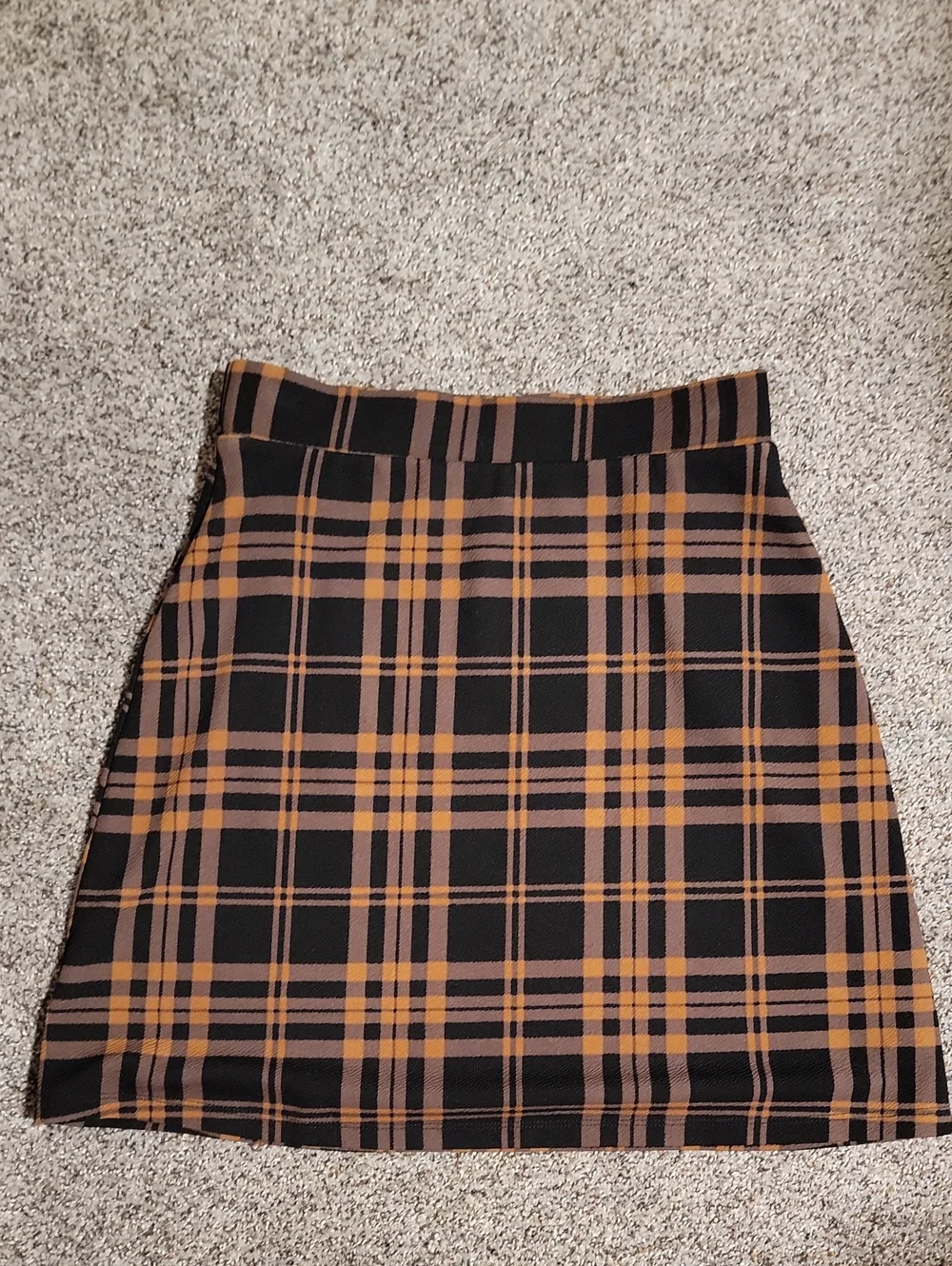 Le Lis Black & Tan Plaid Mini Skirt with Zip Pockets